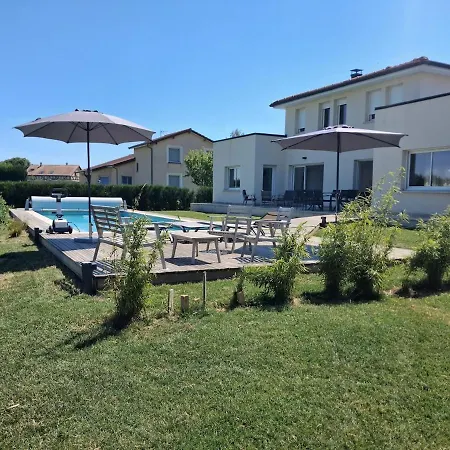 Giffaumont-champaubert, France Holiday home *